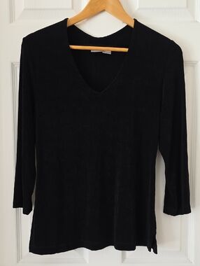Chico's Travelers Black V-Neck Long Sleeve Top Size 0